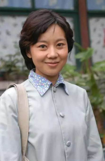 老公因為她長得丑和她離婚,現在她卻長成這樣,老公傷透了心!