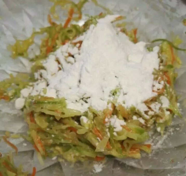 蘿蔔丸子這樣做,比肉丸子好吃一千倍!!!不吃個幾斤不過癮!吃完在也不想吃肉丸子了!!!