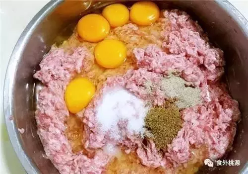 外焦裡嫩的炸肉丸,QQ彈彈好滋味!