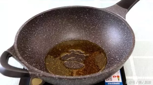 教你如何炒花生米,加點醋後,花生米吃起來又香又脆