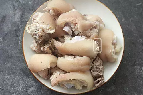 燜豬手(招財就手)的做法