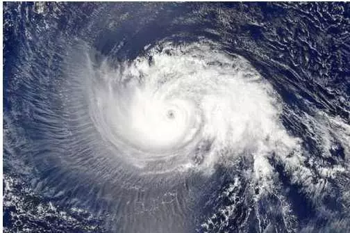 地球母親又發怒了,兩個台風要來了?上班族:郁悶了