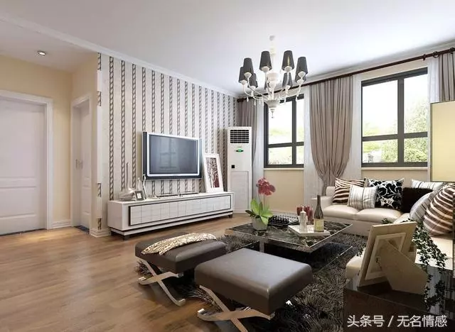 離婚兩年前妻突然約我見面,她給我看幾張照片,我愧疚的跪地求婚