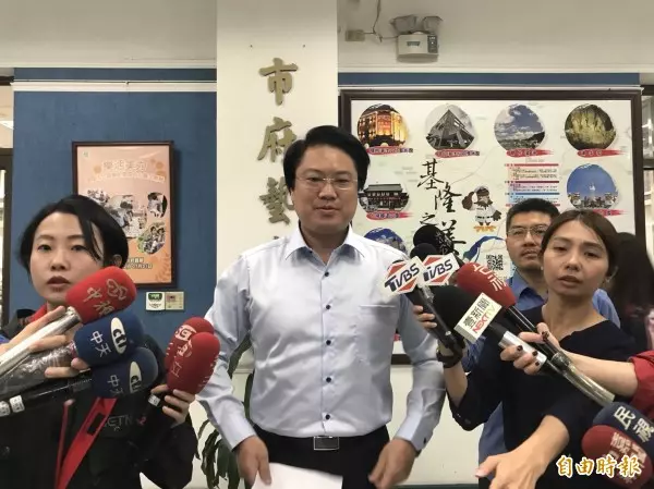 颱風假不同調 林右昌講決策過程 新北反嗆:政治廢話