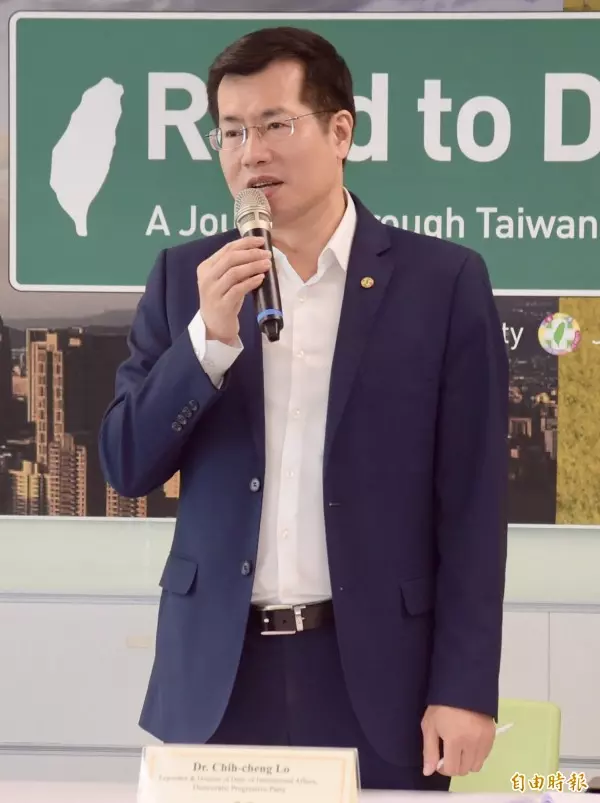 颱風假不同調 林右昌講決策過程 新北反嗆:政治廢話