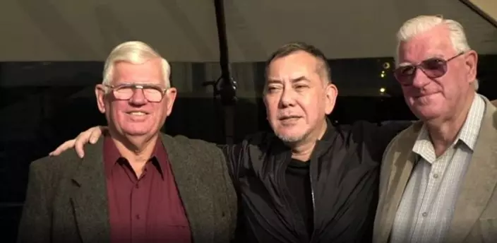 【遺傳到餅印那樣!】黃秋私生子表演欲超強, 搞怪性格擺出超Crazy的樣子!(內有多圖)