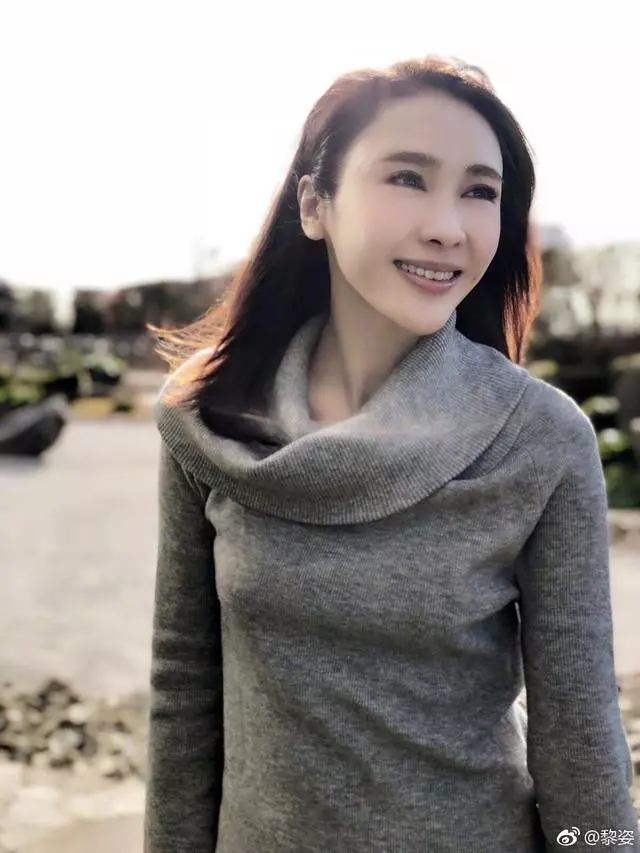 黎姿同框溫碧霞比美,網友卻都被她的眼珠子嚇一跳!