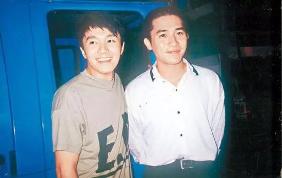 梁朝偉和周星馳對比,這差距真大!網友:原來他們在一起這麼歡樂~