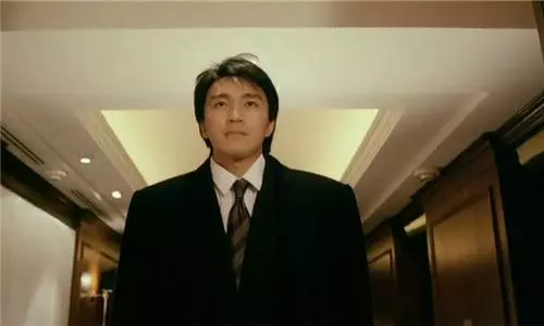 梁朝偉和周星馳對比,這差距真大!網友:原來他們在一起這麼歡樂~
