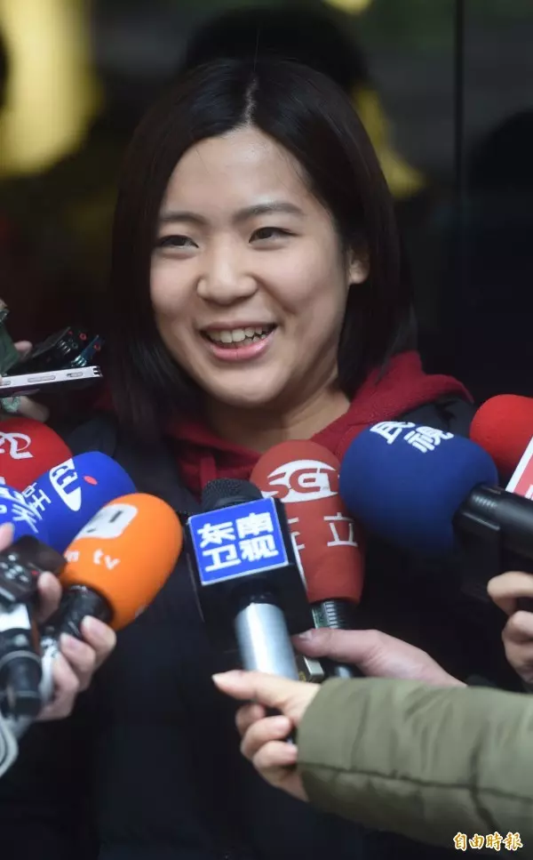 在颱風天搞政治追殺 她酸馬英九一點都不外行