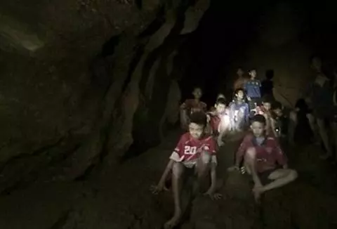 【不通人情也要採訪!】泰國13人被困洞穴經歷,將拍成好萊塢電影!官方透露:有大咖演出