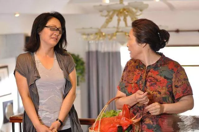 婆婆讓我把女兒送給大姑姐,我不捨得,她做一決定我徹底崩潰
