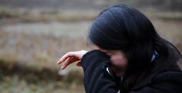 婆婆讓我把女兒送給大姑姐,我不捨得,她做一決定我徹底崩潰