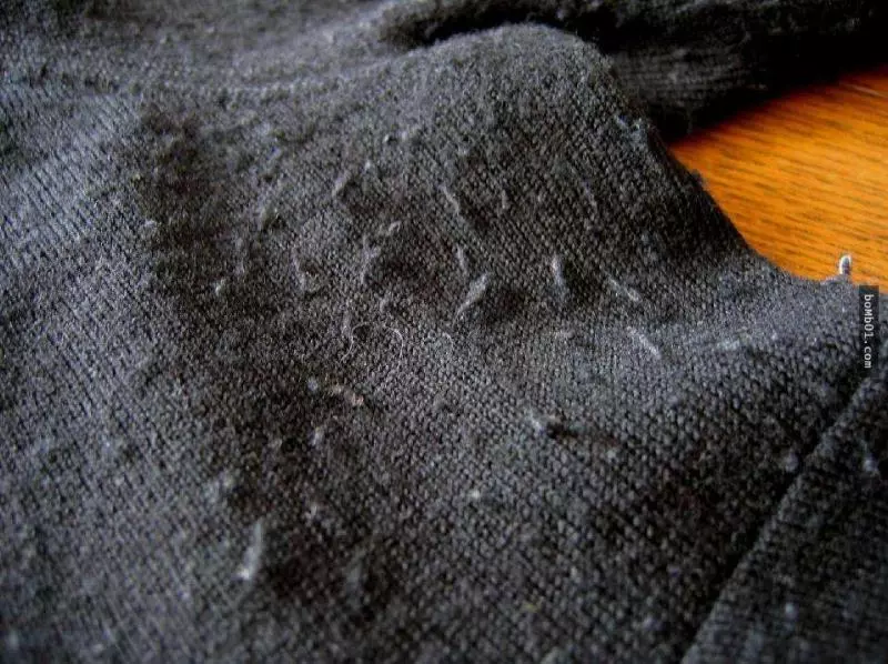 衣服上的毛球太煩人?教你簡單一招就能輕輕鬆鬆解決。