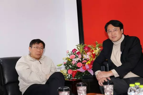 堅持不放颱風假!基隆市長揭「雙北不同調原因」,致電柯文哲「還原放假決策」:其實很錯愕!