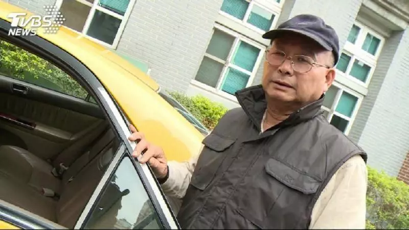 撿316萬!嚇到吃手「秒送警局」 小黃運將獲公開表揚