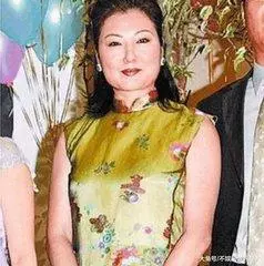 看看賈靜雯的前任婆婆,再看看現任婆婆,只能說賈靜雯離對了!網友:甜蜜呀!