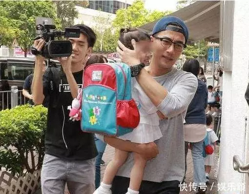 楊冪為什麼不讓女兒公開露面?原因不是因為醜,而是因為這個!