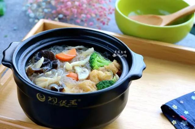 我用8種材料燉了一碗湯,連肉也不用加,鮮汁四爆,兒子喝了好多