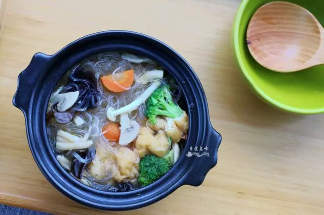 我用8種材料燉了一碗湯,連肉也不用加,鮮汁四爆,兒子喝了好多