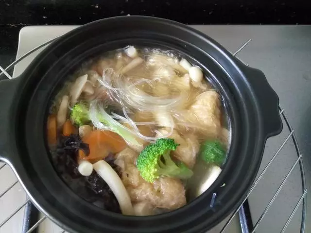 我用8種材料燉了一碗湯,連肉也不用加,鮮汁四爆,兒子喝了好多