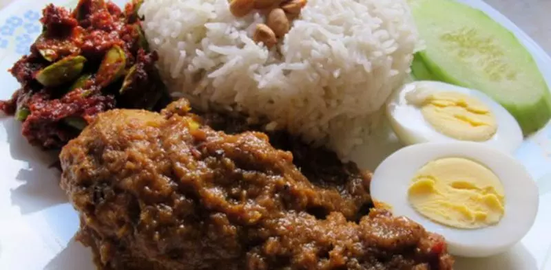 【最完整的Nasi Lemak食譜】學會動手做椰漿飯!絕對比外頭好!保證你聞了流口水,吃了喊『辣死你媽』~ -