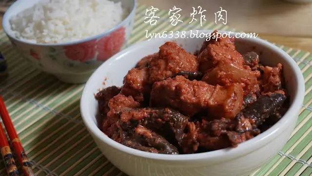 每次有做大日子,都會出現在我家的餐桌上其中一道菜~客家炸肉
