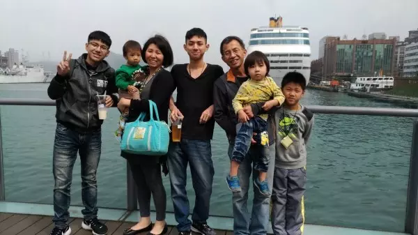 太強了!38歲媽媽將生第8子 湊成十全十美美滿家庭