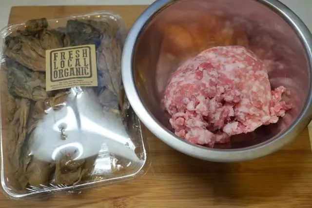 【家家有款】梅菜蒸肉餅食譜 --- 要入口鬆軟多汁才叫合格。