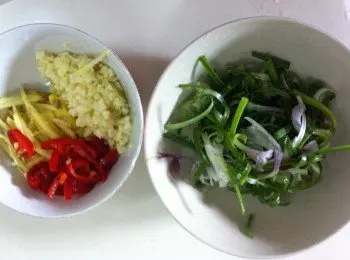金針菇蒸魚,簡單快手,非常鮮甜下飯哦!!