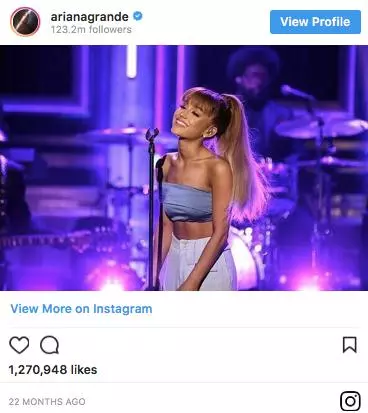 誰說嬌小只能可愛?來向 153 公分的 Ariana Grande 學習小隻女的性感穿搭術!