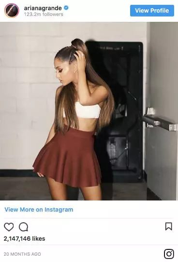 誰說嬌小只能可愛?來向 153 公分的 Ariana Grande 學習小隻女的性感穿搭術!
