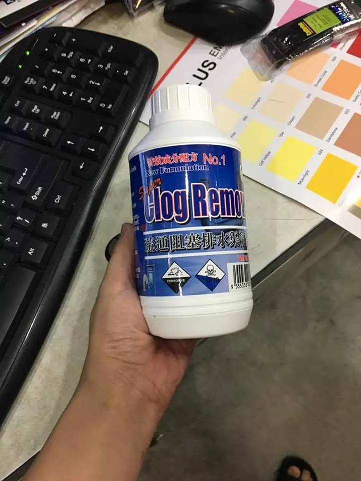 有血有淚的教訓! 大馬美少婦PO文: 第一次通洗碗盆, 想不到被「這一瓶」害慘了! 手腳都中招…