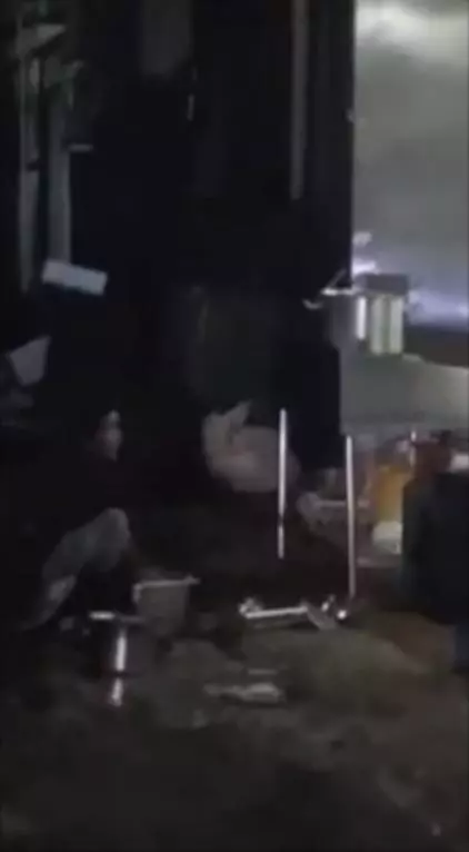 又在地上洗餐具!噁心視頻遭瘋傳!