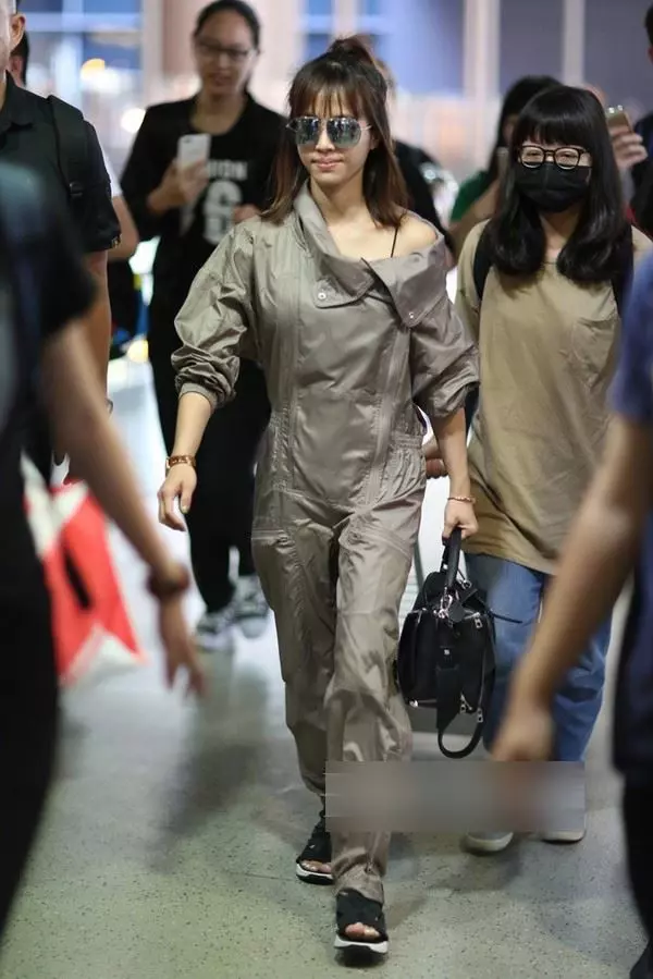 穿連體褲無法上廁所的蔡依林,再次放大招,網友:聞到味了!