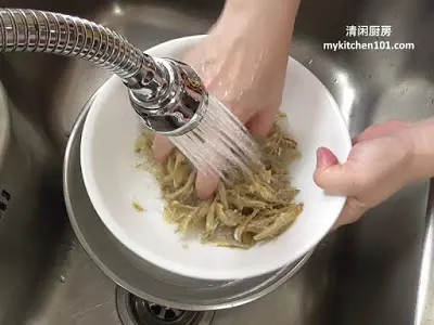 ◤簡單粗曠好吃!◢ 炸江魚仔原來是有秘訣的!酥脆可口全靠這招!媽媽們必學≧∀≦