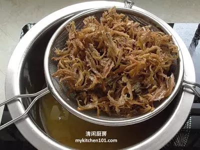 ◤簡單粗曠好吃!◢ 炸江魚仔原來是有秘訣的!酥脆可口全靠這招!媽媽們必學≧∀≦