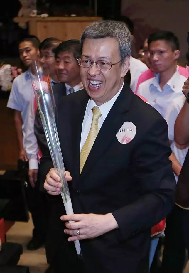 陳建仁批:「節衣縮食」譁眾取寵 李來希樂喊:策略奏效了