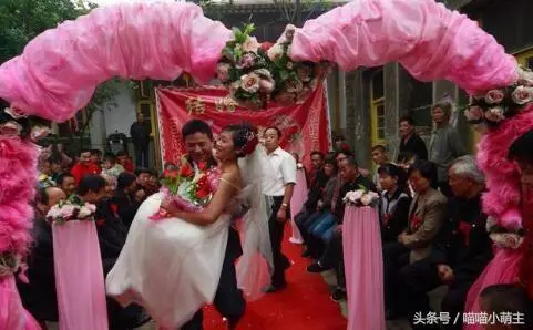 我有車有房,前妻離婚後嫁窮小子,街頭偶遇,她說了9個字我傻了