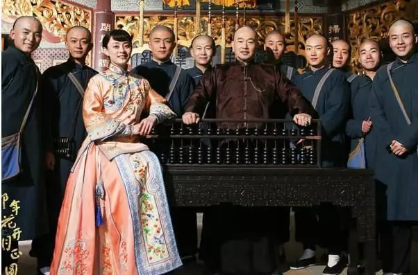 隱藏18年,58歲張晨光妻子大曝光,漂亮超有氣質,網友:嫁對人了!