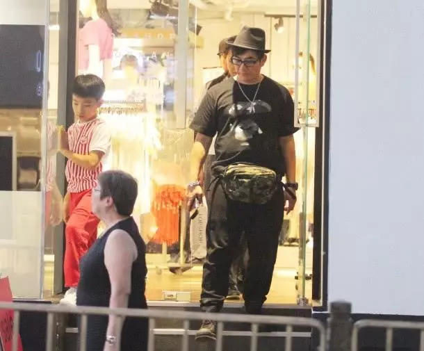 任賢齊夫婦甜蜜逛超市,為角色增肥一圈的他,和老婆好身材對比明顯!友人傻眼:你哪位?