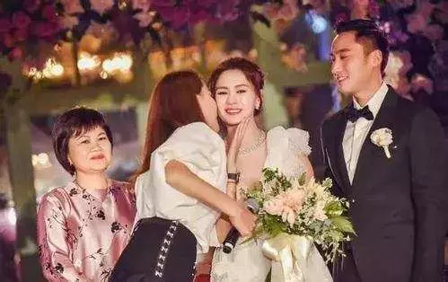 阿嬌美國浪漫婚禮以鬧劇收尾,感情生活跌宕起伏,阿嬌的幸福誰能給?