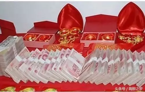 送親戚養的女兒長大要結婚了,彩禮太豐富她想認女再分一半