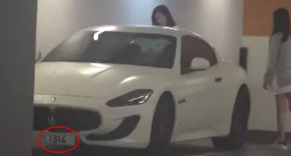 佘詩曼開百萬跑車出行,選購8千元電飯鍋,店鋪幫忙安排插隊結帳!