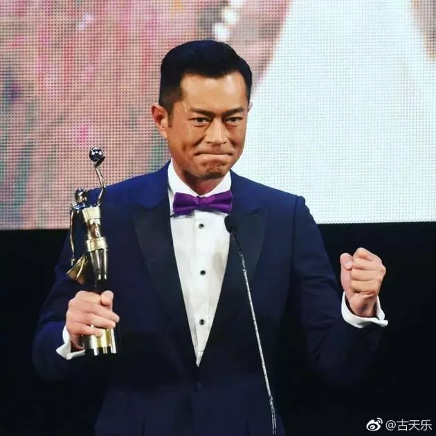 45歲陳慧琳近照,默默捐建50座學校,網友:不染塵埃的完美偶像!