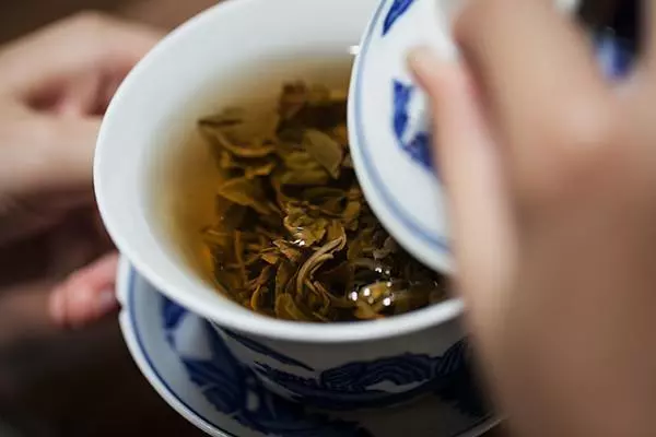 好身體是「喝」出來的!清晨一杯水5大好處,卻有4種水不能喝