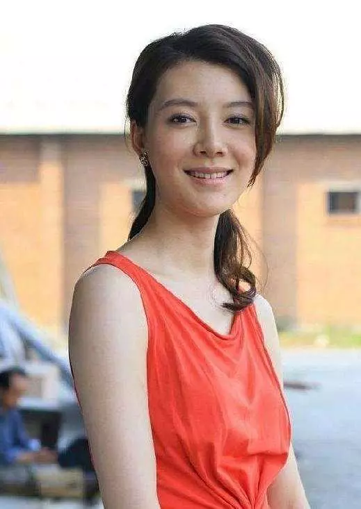 離婚後無人敢娶的4位女星, 尤其是31歲她, 娶她要很大的勇氣!