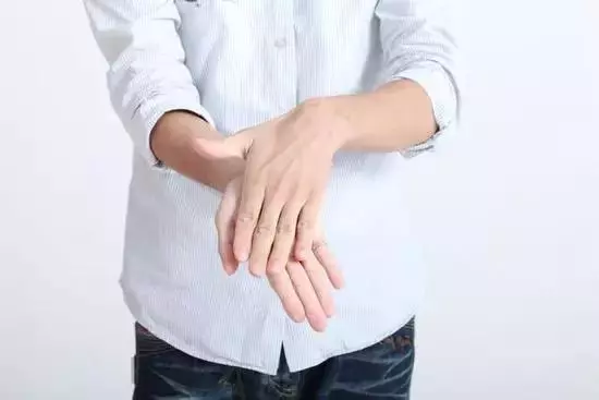 10個動作早上做一次,舒服一整天,多活二十年!一起來做吧... -