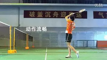一起來看看正手發高遠球和短球的技術吧!
