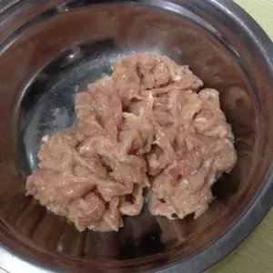 魚香肉絲做法簡單很,學會了不用去飯店吃了,配上米飯吃好極了